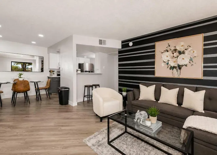 Modern Retreat Near Asu Pool Gym Pet-friendly Parking Apartment Tempe